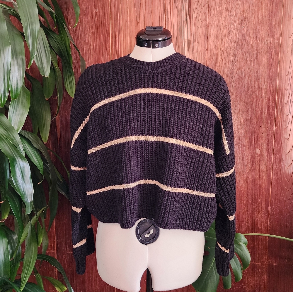 Moon & Madison Striped Cropped Boxy Black & Tan Knit Sweater Size Small